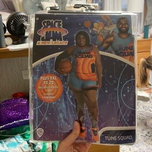 space jam costume!